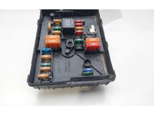   Pojistková skříňka 1E0202085948   Volkswagen Caddy 2008