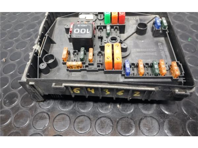 Блок предохранителей 1K0937125A Volkswagen Caddy