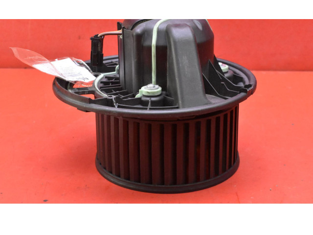 Вентилятор печки       BMW X3 E83