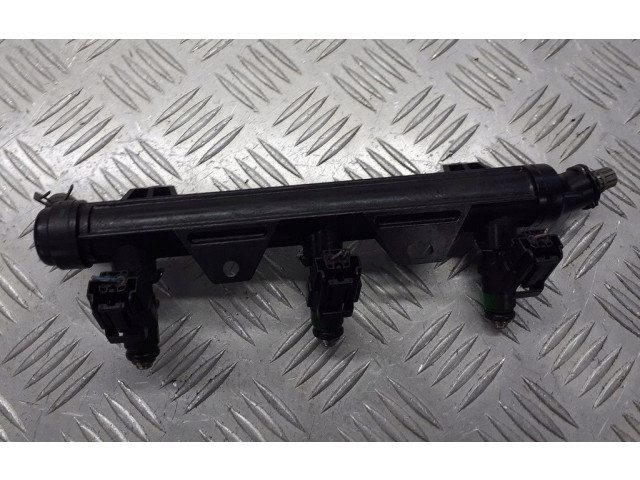 Топливная рампа 03E133320A Skoda Fabia Mk1 (6Y)