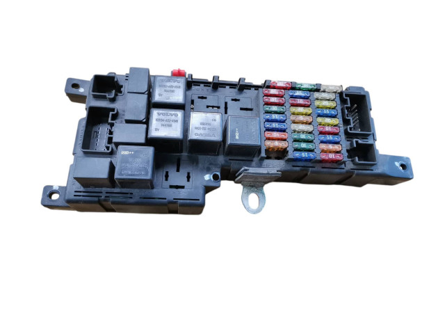 Блок предохранителей 8678449, 518827019 Volvo S80