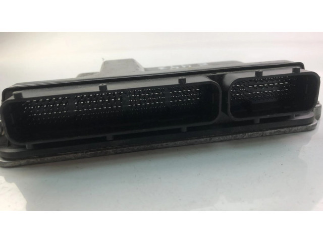 Блок управления P5CE18881 Mazda 3 II