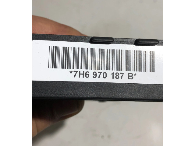 Pojistková skříňka 7H6970187B Volkswagen Transporter - Caravelle T5 2005