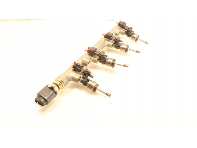 Топливная рампа 026150006Z Skoda Scala