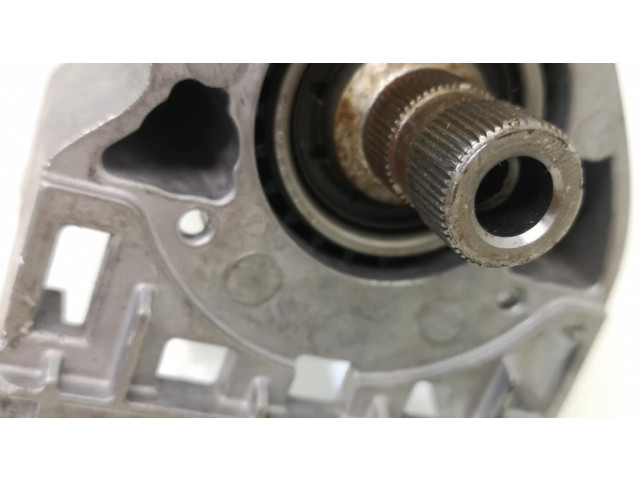 Крестовидная связь оси рулевого колеса