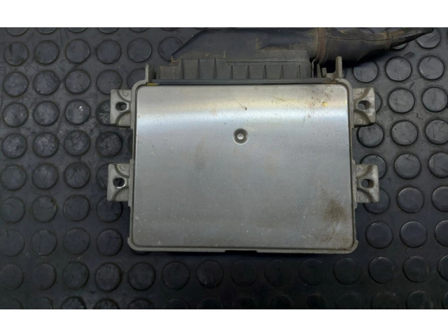 Блок управления двигателем Блок управления 7700860324   Renault Clio I