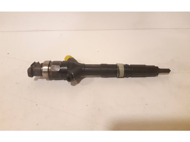 Vstřikovač 236700G010 Toyota Avensis T250 1CD-FTV