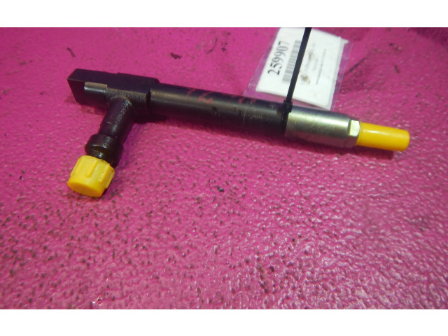 Vstřikovač 7390, 7390 Mazda Premacy RF4F