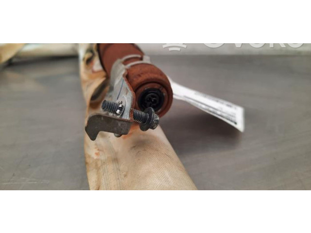 Боковая подушка безопасности    Lynk & co 01