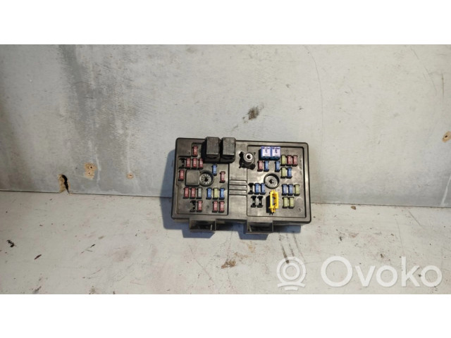 Блок предохранителей 96821082 Chevrolet Captiva