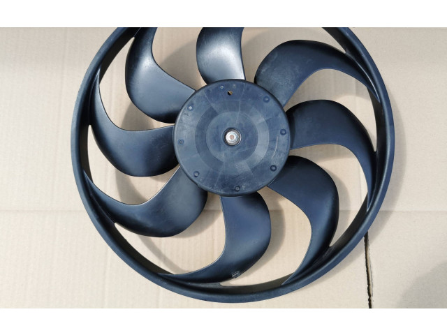 Вентилятор радиатора     5YY0584, 3P204317    Renault Clio IV 