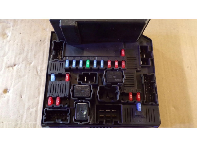 Pojistková skříňka 284B7BB00C Nissan Qashqai 2010