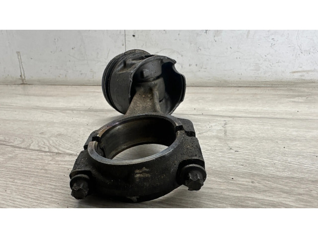 Поршень с шатуном Dodge Nitro для дизельного двигателя 2.8