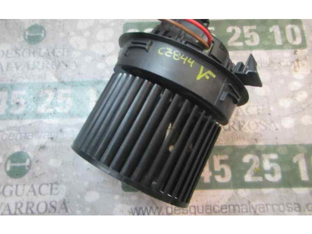 Вентилятор печки    272100975R   Dacia Duster