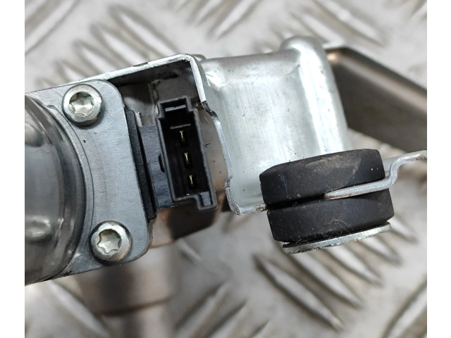 Моторчик заднего дворника 68256066AA Jeep Renegade