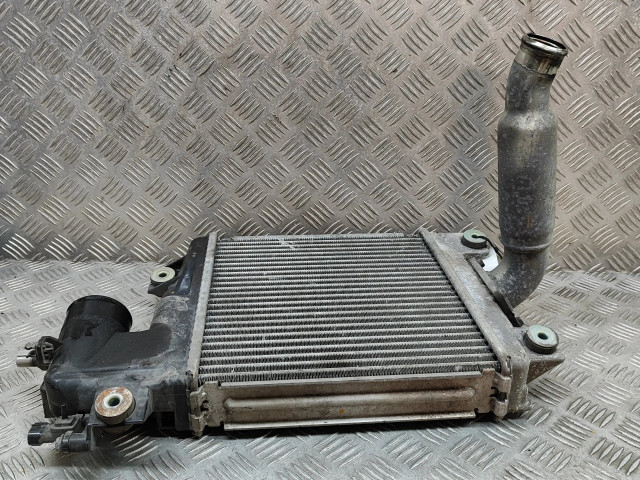 Интеркулер  1270001070   Toyota Hilux (AN10, AN20, AN30) 2.5