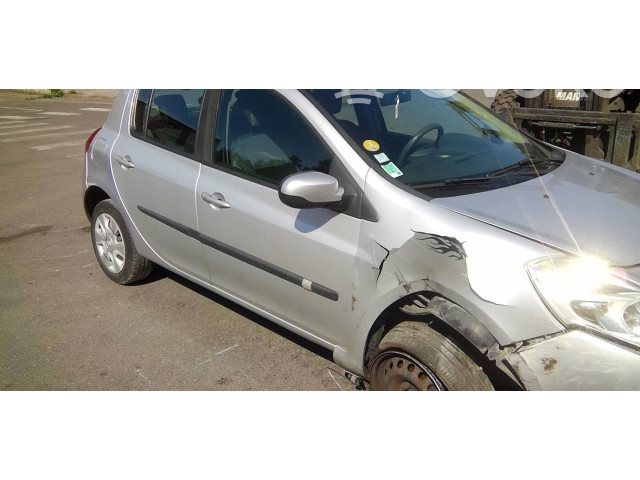 Ручка стеклоочистителей 8201590631 Renault Clio III