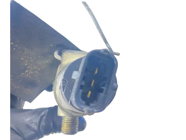 Топливная рампа 8658252, 000863L1 Volvo V70