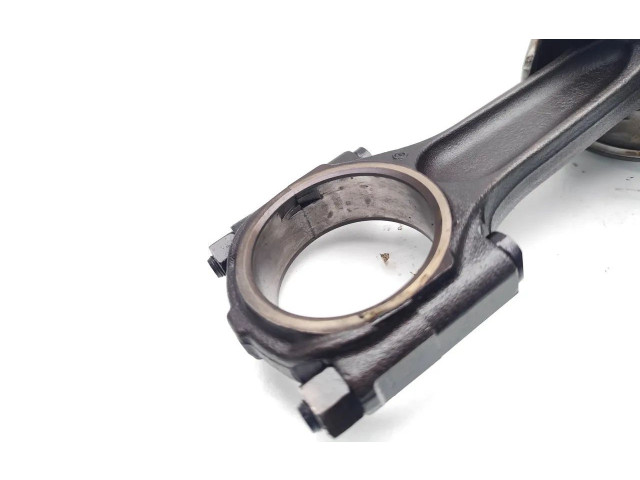 Поршень с шатуном D4204T D4204T Volvo V50