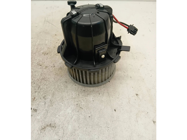 Вентилятор печки U0852003 Audi Q5 SQ5