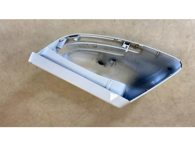 Пластиковая отделка зеркала