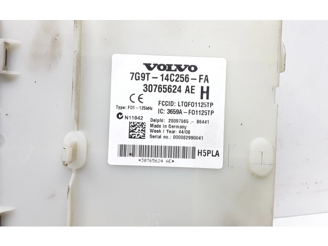 Блок предохранителей 7G9T14C256FA, 30765624AE   Volvo V70    