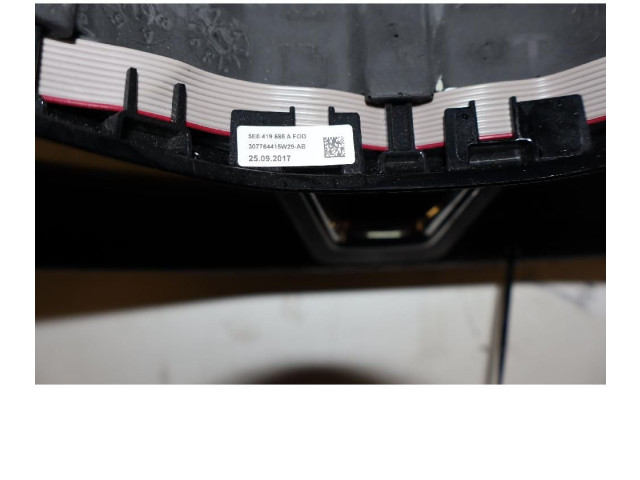 Руль Skoda Fabia Mk3 (NJ)  2015 - 2021 года 5E0419685A      