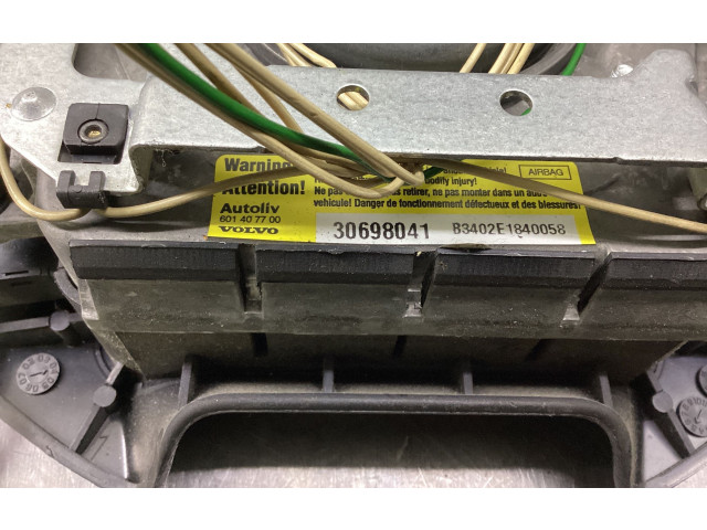 Подушка безопасности водителя 601407700, 30698041 Volvo V70