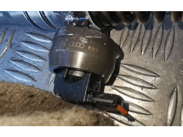 Комплект форсунок 0414720037, 038130073AJ    Volkswagen PASSAT B5.5   