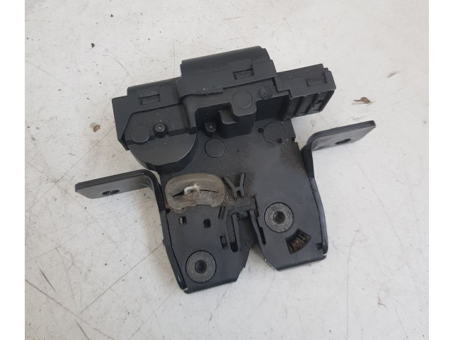 Замок багажника 8200947699    Renault Clio III 2005 - 2012 года