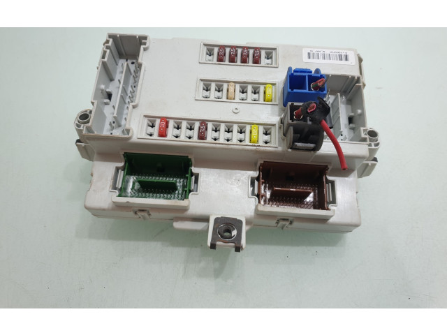 Блок предохранителей P68236667AE Jeep Cherokee