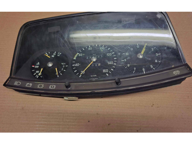 Панель приборов 87001050   Mercedes-Benz W123       
