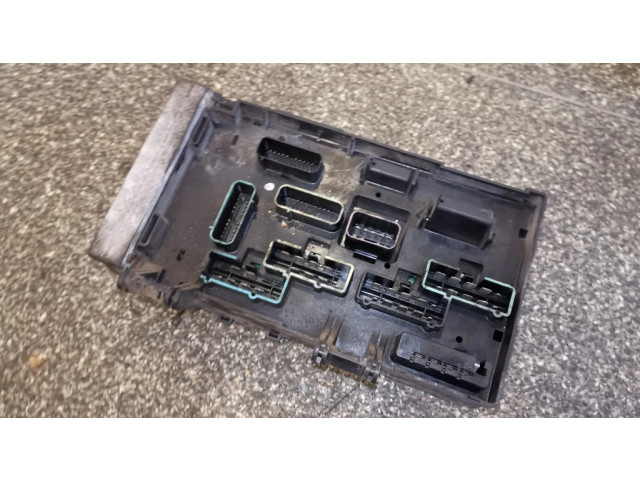 Pojistková skříňka 04869001AJ Chrysler Voyager 2002