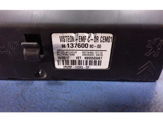 Радио/ проигрыватель CD/DVD / навигация