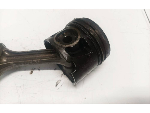  Поршень с шатуном    Volvo S70  V70  V70 XC  