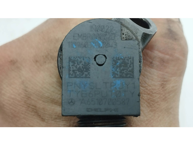 Vstřikovač A6510700587, EMBR00002D Mercedes-Benz C W204 pro naftový motor 2.1