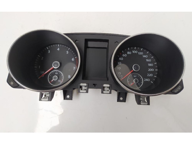 Панель приборов 5K0920870D Volkswagen Golf VI