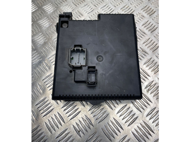 Блок предохранителей 30728512, 28017881 Volvo S80