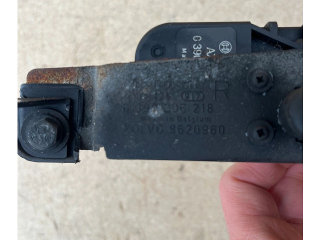 Моторчик стеклоочистителя 89002986, 89002986    Volvo V70