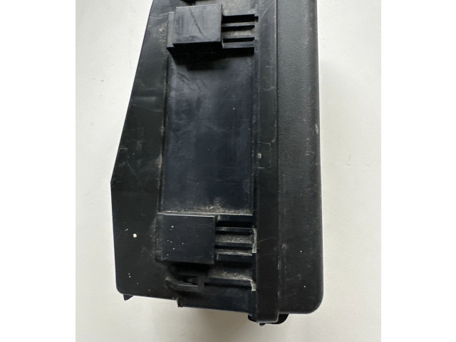 Блок предохранителей     Subaru Forester SK    