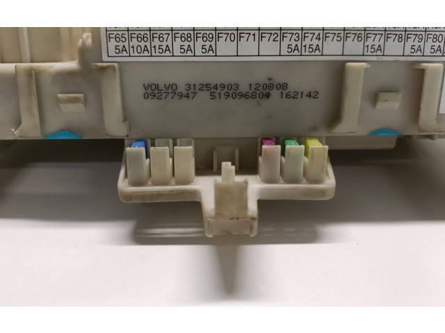 Блок предохранителей 31254903, 519096804 Volvo C30