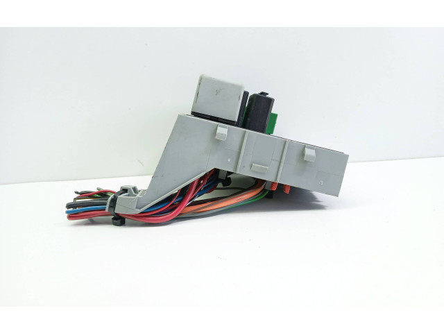 Блок предохранителей 93363150   Opel Meriva A    