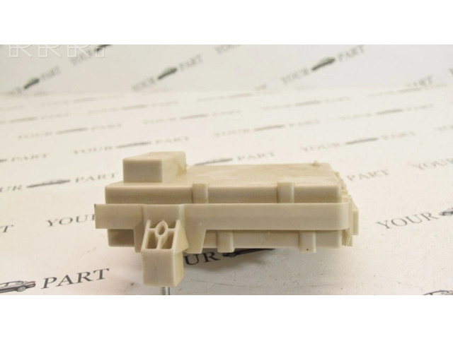   Pojistková skříňka 8267030230   Lexus GS 300 350 430 450H 2005