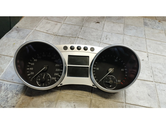 Přístrojová deska Mercedes-Benz R AMG W251 2006 A2515402648, A2515407411