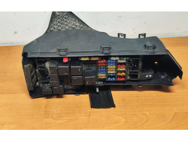 Блок предохранителей  9494210   Volvo V70    