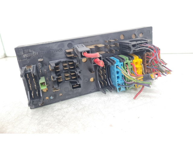   Pojistková skříňka 443941822A, 431955531   Audi 80 90 S2 B4 1993