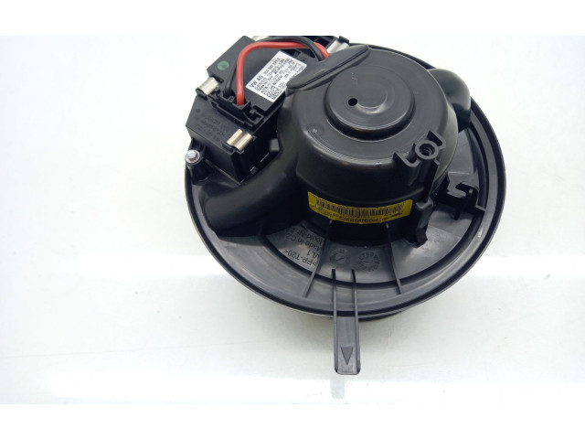 Вентилятор печки 1K1820015L, F998922Q Volkswagen Caddy