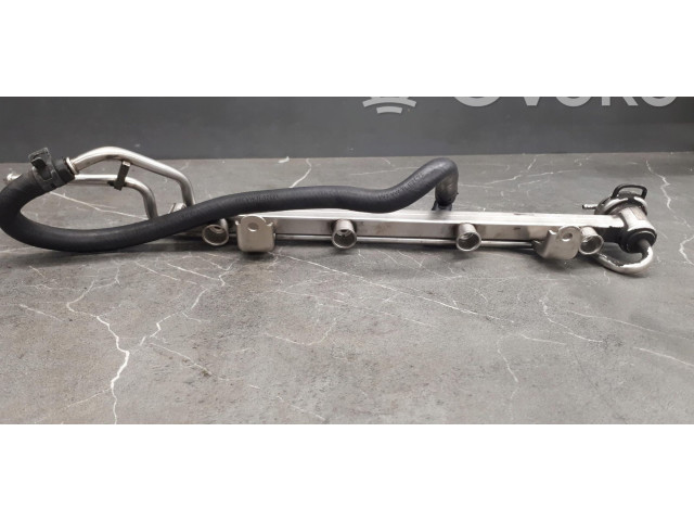 Топливная рампа 06a133317e   Volkswagen Golf IV  