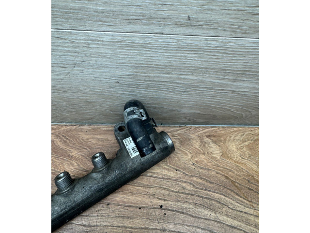 Топливная рампа 03L089C Volkswagen Golf VI