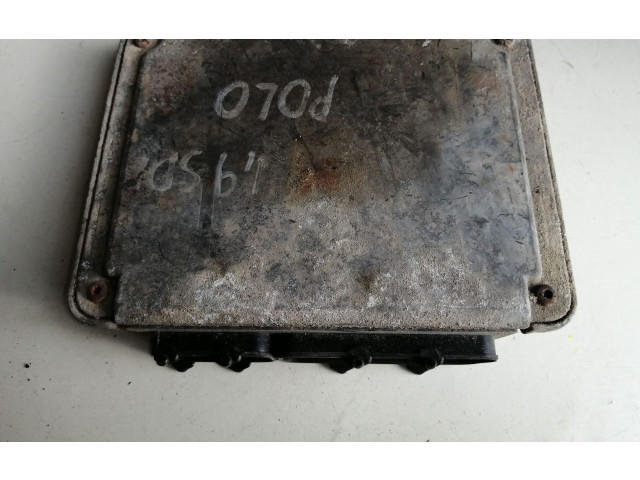 Блок управления двигателя 038906013E, 0281001689 Volkswagen Caddy